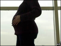 A prática da "barriga de aluguel" é permitida por lei na Grã-Bretanha