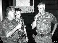 Mladiç ve Karremans