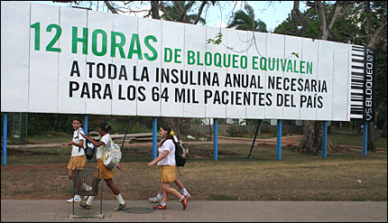 Cartel en la Av. Boyeros, La Habana (Foto: Raquel Pérez)