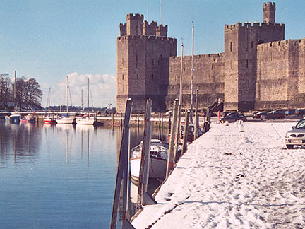 Cei Caernarfon dan eira
