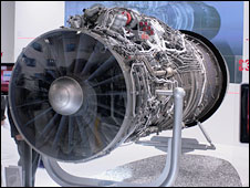 Реактивный двигатель 117С на выставке (фото Павла Аксенова)