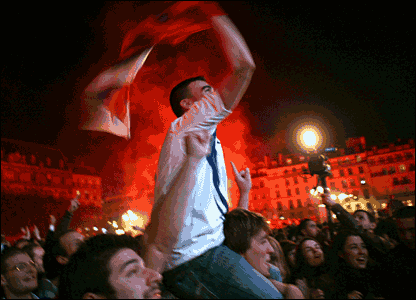 French fans celebrate in Paris