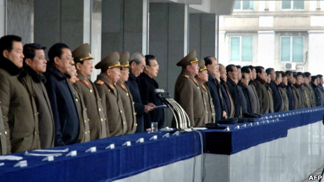 朝鮮黨政軍高層14日出席在平壤金日成廣場舉行的10萬人大會（15/02/2013）