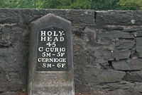 Carreg filltir ym Metws-y-coed yn dangos enw Cernioge