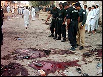 اس قسم کے مناظر آج کل آئے دن دیکھنےمیں آتے ہیں۔