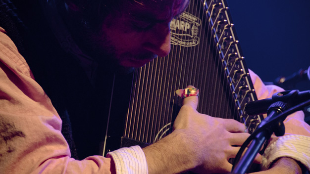 Harmonium player Ben Boye