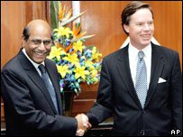 نکولس برنس اور شیام سرن