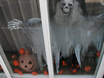 The windows of Bridge Street are also decorated.