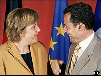 Nicolas Sarkozy ve Angela Merkel