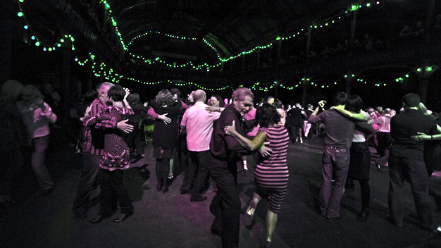 Otros Aires live at the Old Fruitmarket. Photo by Louis Decarlo.