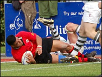 Jersey scoring a try