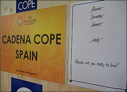 Cadena Cope bait the Russians