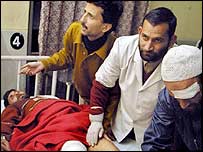 پندرہ افراد زخمی