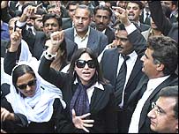 حالیہ دنوں میں وکلاء طویل تحریک چلانے میں کامیاب رہے ہیں