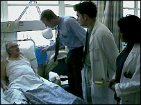 医科生探望病人