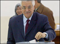 ابو ماذن ووٹ دیتے ہوئے