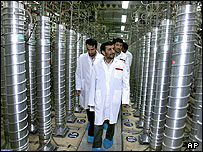 محمود احمدی نژاد در تاسیسات نطنز