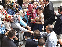 Recep Tayyip Erdoğan tebrikleri kabul ediyor