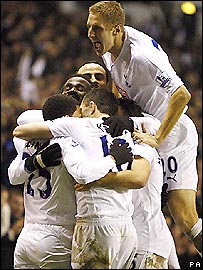 Tottenham đoạt Carling Cup 