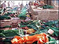 بھگدڑ میں ہلاک ہونے والوں کی لاشیں