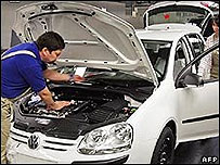 Otomobil fabrikası
