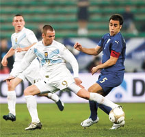 Italy playing Scotland at football