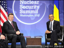 President Obama and President Yanukovych.jpg