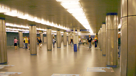 Daily life: Budapest metro station
