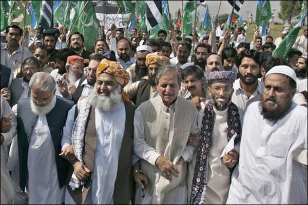 قومی اور صوبائی اسمبلی کے اراکین کے استعفے