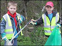 Local Children helped on the Litter Pick