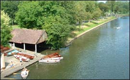 Boating in Warwick 