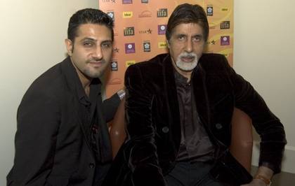 Pablo poses with Amitabh Bachchan
