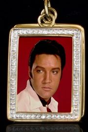 elvisnecklace.jpg