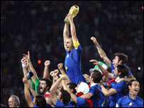 意大利足球队庆祝赢得世界杯