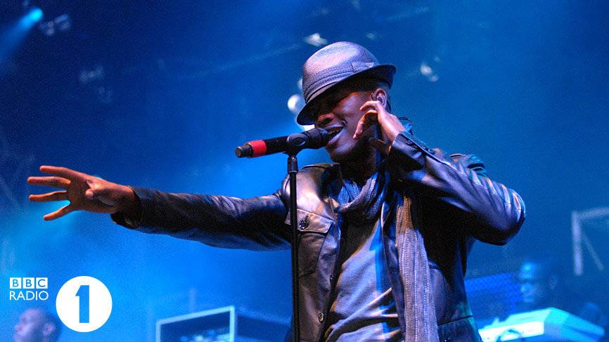 Neyo on the main stage