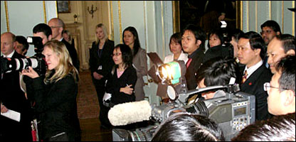 Báo chí Anh Việt đưa tin về một sự kiện ngoại giao