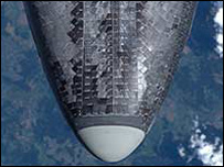 دماغه شاتل در عکسی که از زير گرفته شده