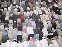 تاجر برادری کو بھی نماز کے وقت کاروبار بند رکھنے کے لیے کہا جا رہا ہے