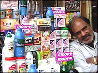 Pakistan'da bir pazarcı