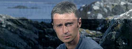 Keep your English Up to Date - Full Monty actor Robert Carlyle