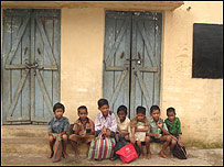 ग़रीब परिवारों के बच्चे