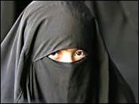 نقاب پوش خاتون