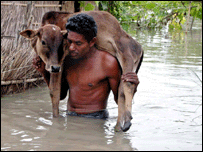 سیلاب سے لاکھوں لوگ بےگھر ہوئے