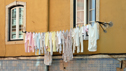 Portuguese key phrases. Washing line, the Alfama, Lisbon © BBC