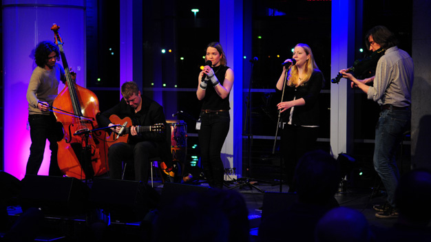 Samling live at Pacific Quay. Photo by Sean Purser.