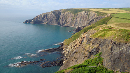 Vew of the Pembrokeshire coast near Moylgrove, West Wales. Image by Les Kinder.