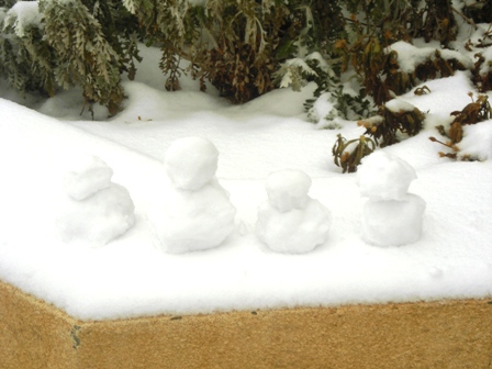 Iraqi snowmen