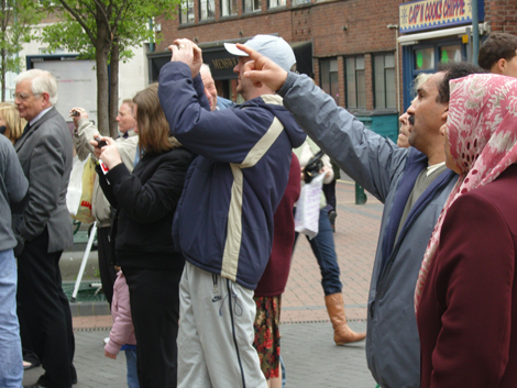 The crowd spot the owl