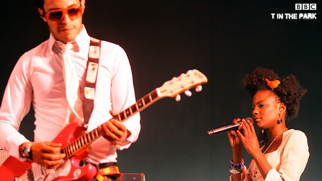 The Noisettes at T in the Park 2009