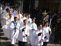 Một buổi rước lễ từ Nhà Thờ Lớn sang số 42 Nhà Chung